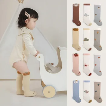 2023 ősz újszülött baba koreai stílusú zokni gyerekek laza láb meleg térd magas hosszú pamut zokni fiúknak lányok harisnya Kép