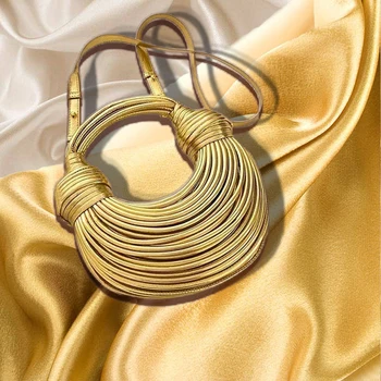 Kézitáskák nőknek 2024 Új arany luxus designer márka Kézzel szőtt tésztatáskák Kötél csomózott húzott Hobo ezüst esti tengelykapcsoló Kép